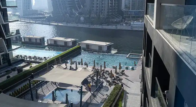 Geräumiges 1-Schlafzimmer, Blick auf Burj, Infinity-Pool und