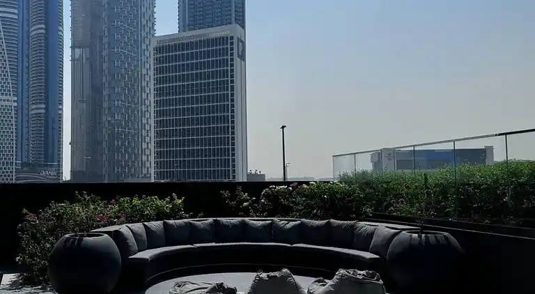 Geräumiges 1-Schlafzimmer, Blick auf Burj, Infinity-Pool und