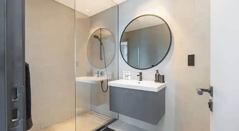 Geräumiges 1-Schlafzimmer, Blick auf Burj, Infinity-Pool und