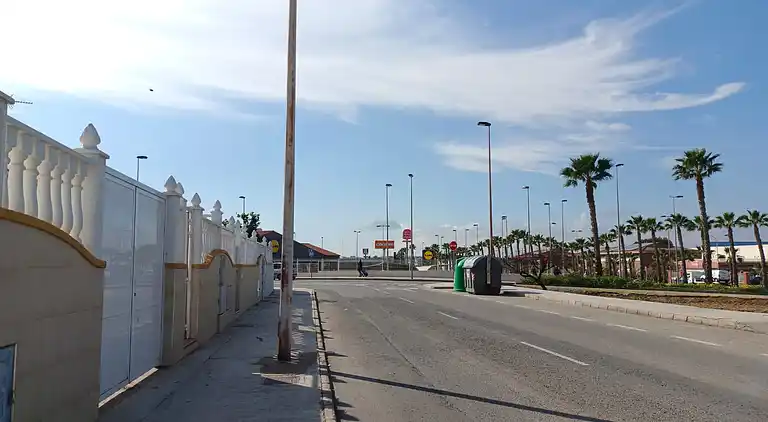 Bungalow in der Nähe des Strandes in Torrevieja, Aguas
