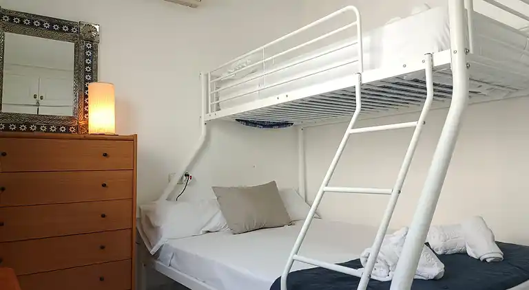 Bungalow in der Nähe des Strandes in Torrevieja, Aguas