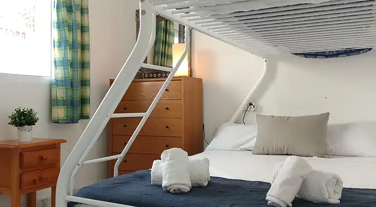 Bungalow in der Nähe des Strandes in Torrevieja, Aguas