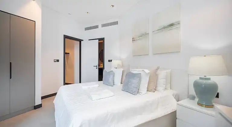 Geräumiges 1-Schlafzimmer, Blick auf Burj, Infinity-Pool und