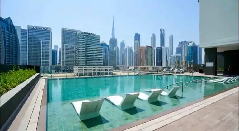 Geräumiges 1-Schlafzimmer, Blick auf Burj, Infinity-Pool und
