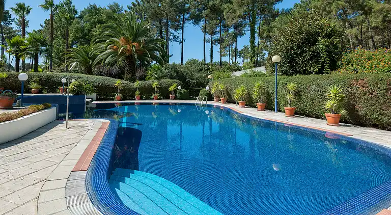 Magnifique Villa mit großem Pool, Tennisplatz und exotische