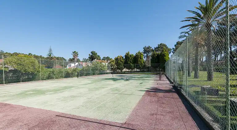 Magnifique Villa mit großem Pool, Tennisplatz und exotische