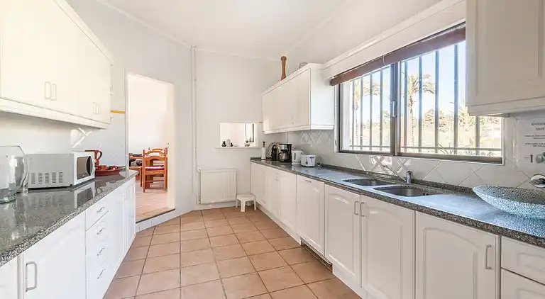 Magnifique Villa mit großem Pool, Tennisplatz und exotische