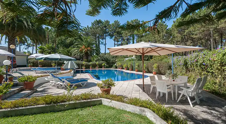 Magnifique Villa mit großem Pool, Tennisplatz und exotische