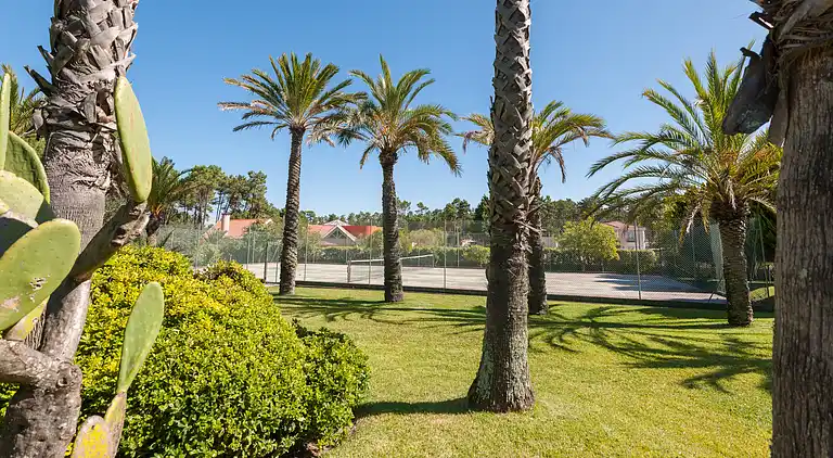 Magnifique Villa mit großem Pool, Tennisplatz und exotische