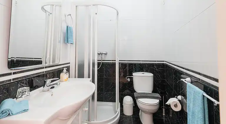 Magnifique Villa mit großem Pool, Tennisplatz und exotische