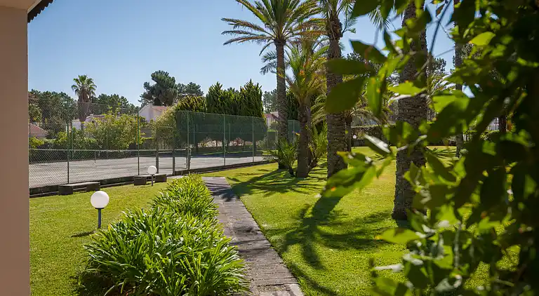 Magnifique Villa mit großem Pool, Tennisplatz und exotische