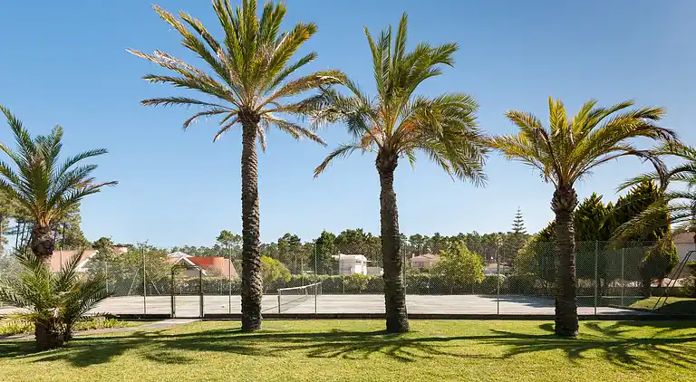 Magnifique Villa mit großem Pool, Tennisplatz und exotische