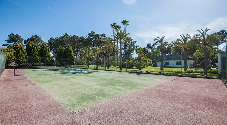 Magnifique Villa mit großem Pool, Tennisplatz und exotische