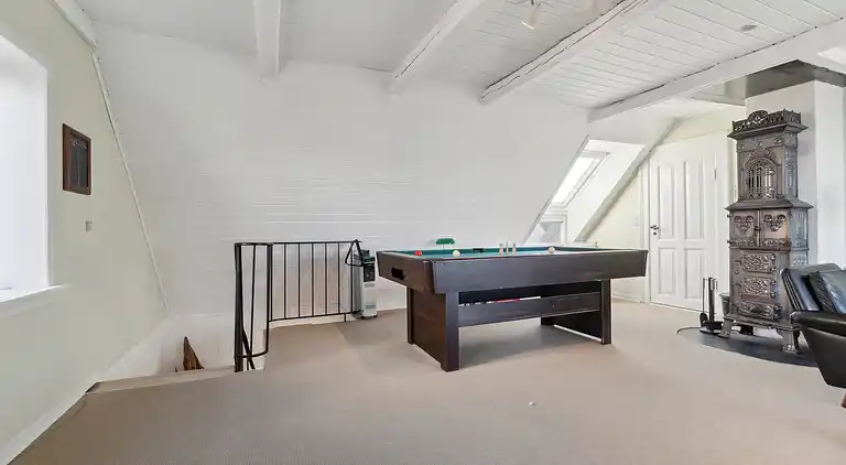 Ferienhaus mit Blick auf Meer und Hafen