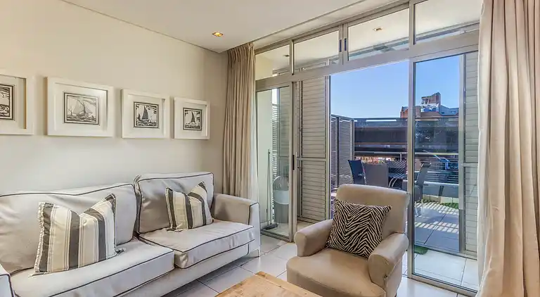 De Waterkant Studio Apartment, fully furnished and equipped