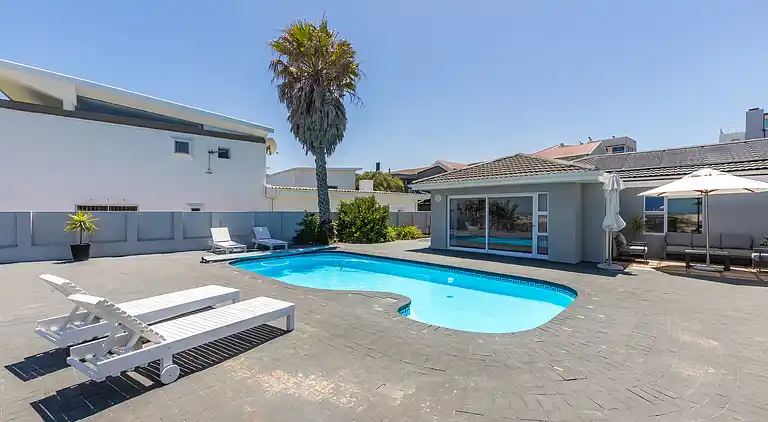 Geräumige Villa am Strand