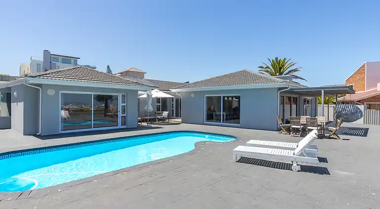 Geräumige Villa am Strand