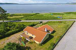 Summer House – Sea View, Beach, and Nature