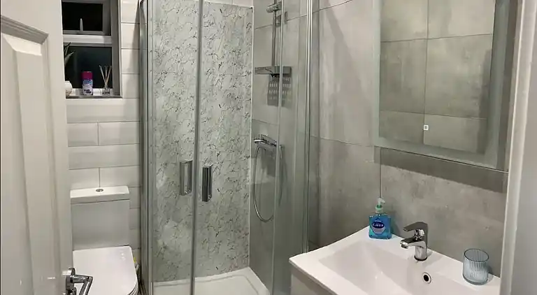 The Parkdale Suites Suite B