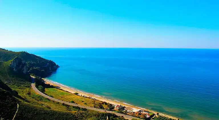 Romantische Villa mit Meerblick in der Bucht 7 km von