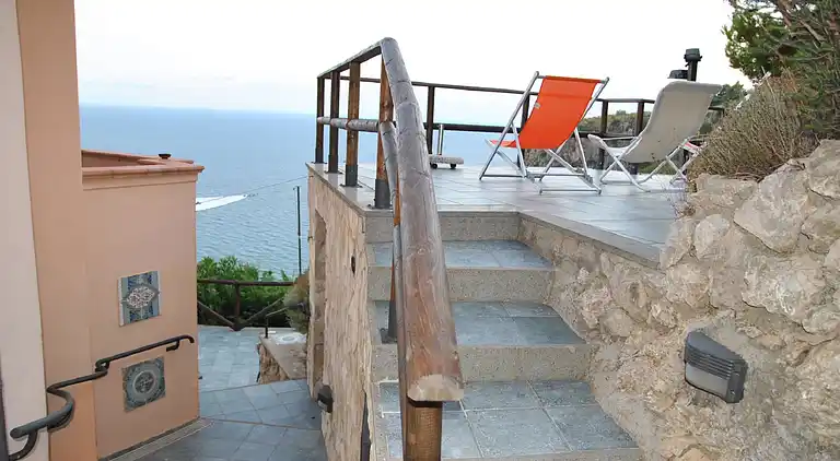 Romantische Villa mit Meerblick in der Bucht 7 km von