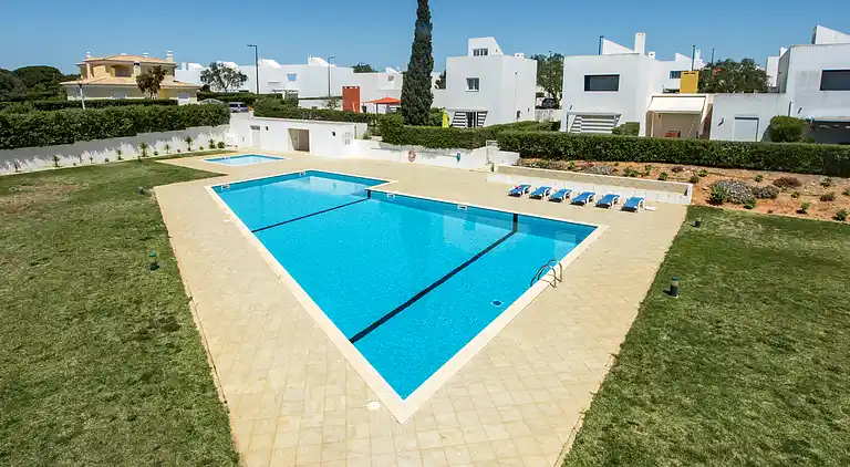 Sonnige Villa mit Zugang zum Pool - Entspannter Urlaub