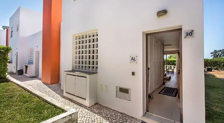 Sonnige Villa mit Zugang zum Pool - Entspannter Urlaub