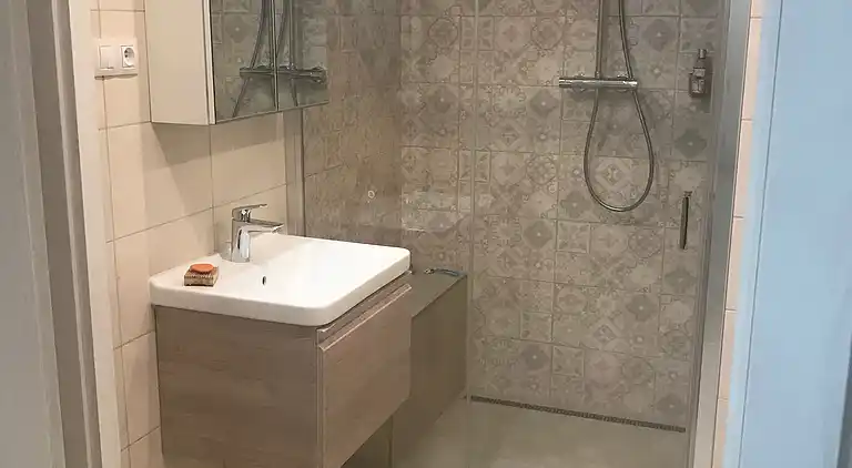 Schöne und frisch renovierte Wohnung in Prag 10