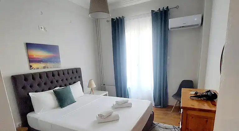 Athens Apartment 1-min Walk to Metro