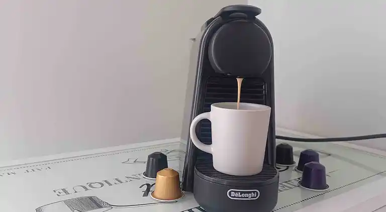 Athens Apartment 1-min Walk to Metro