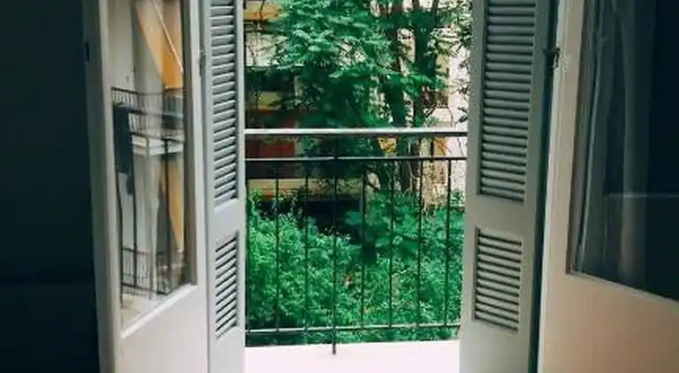 Athens Apartment 1-min Walk to Metro