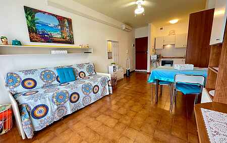 Amazing flat just 350m from the sea