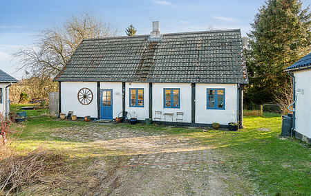 Lovely holiday home near Gudhjem
