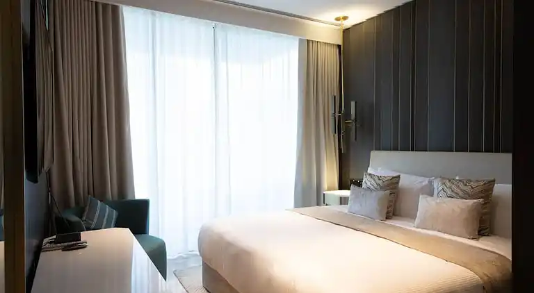 Opulentes Apartment mit 2 Schlafzimmern in Five Palm