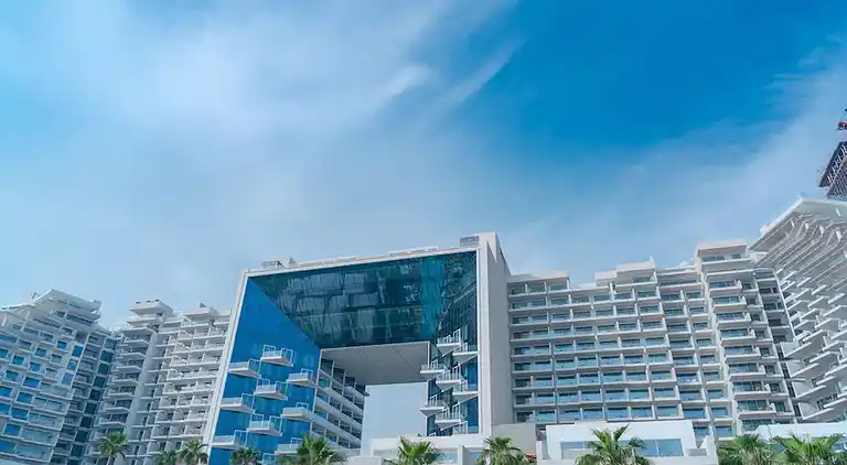 Opulentes Apartment mit 2 Schlafzimmern in Five Palm