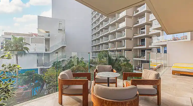 Opulentes Apartment mit 2 Schlafzimmern in Five Palm