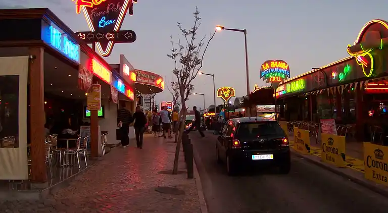 Albufeira 2-Zimmer-Wohnung 5 Minuten vom Strand Falesia und