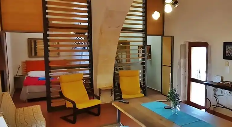 2 apartments sharing garden and pool