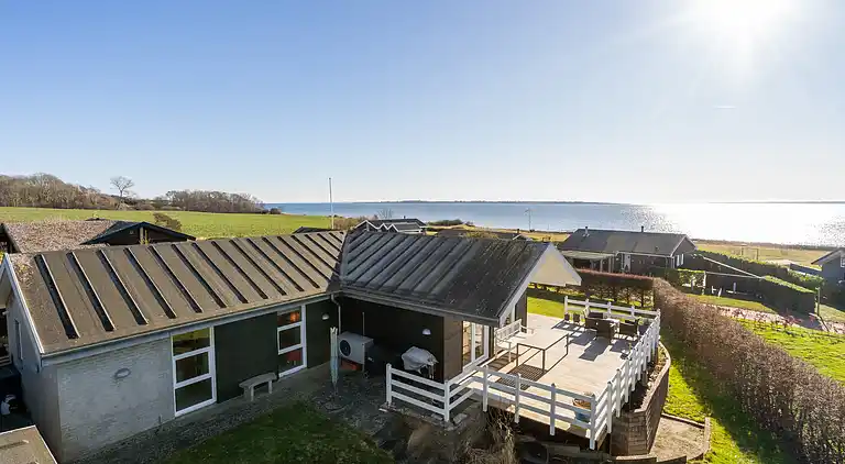 Schönes Ferienhaus mit Meerblick