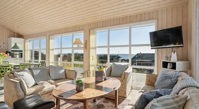 Schönes Ferienhaus mit Meerblick