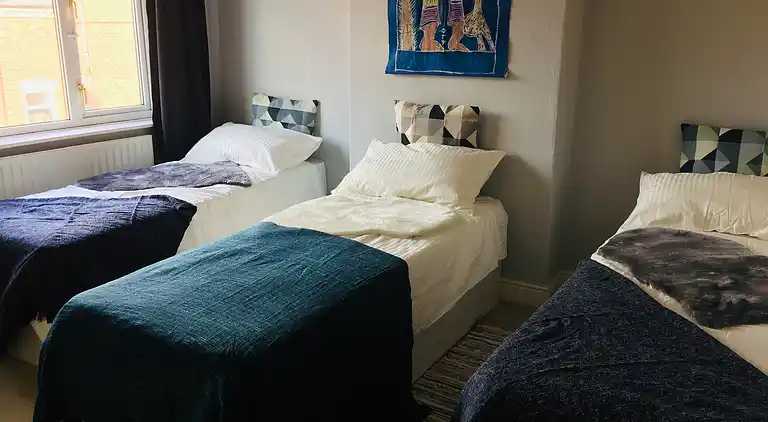 Cosy cottage sleeps 6 suit families, contractors, couples