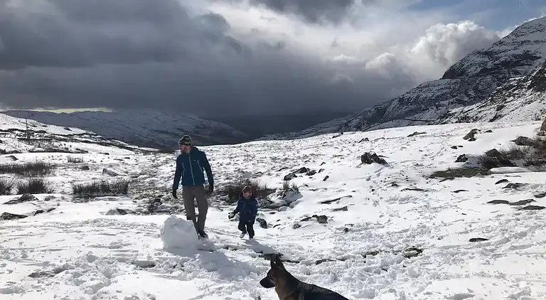 Cosy cottage sleeps 6 suit families, contractors, couples