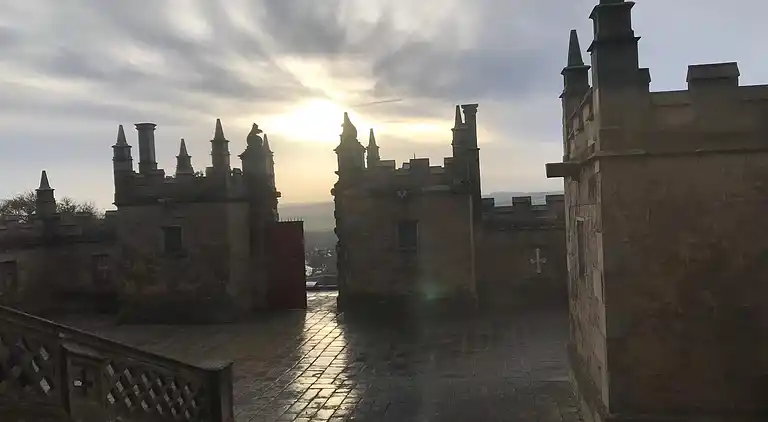 Cosy cottage sleeps 6 suit families, contractors, couples