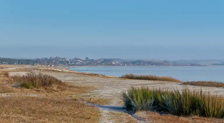 Dejligt sommerhus med havudsigt og pool