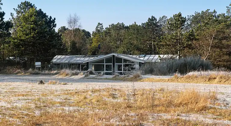 Dejligt sommerhus med havudsigt og pool