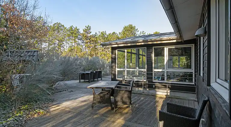 Dejligt sommerhus med havudsigt og pool