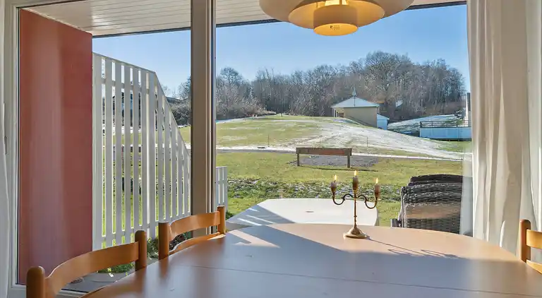 Nyrenoveret ferieperle tæt på strand og natur