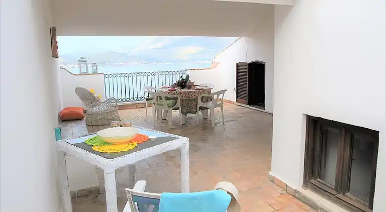 Belvedere-Haus mit Panoramaterrasse am Golf von Gaeta