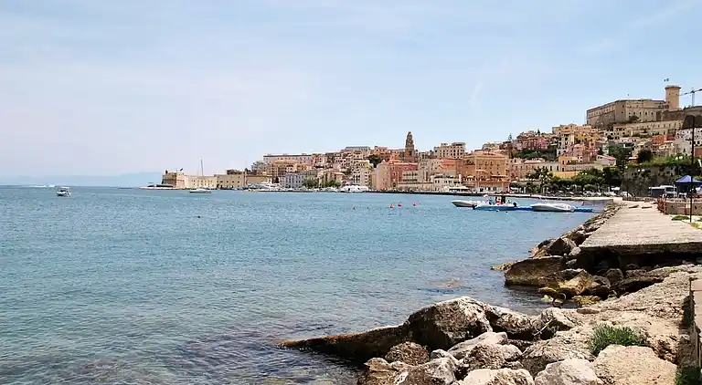 Belvedere-Haus mit Panoramaterrasse am Golf von Gaeta