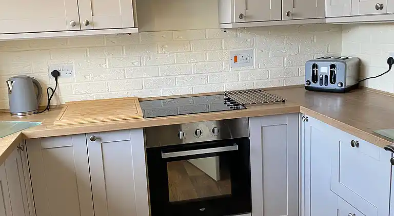 Haus am Wasser, 3 Schlafzimmer, Parkplatz, Stadtzentrum von